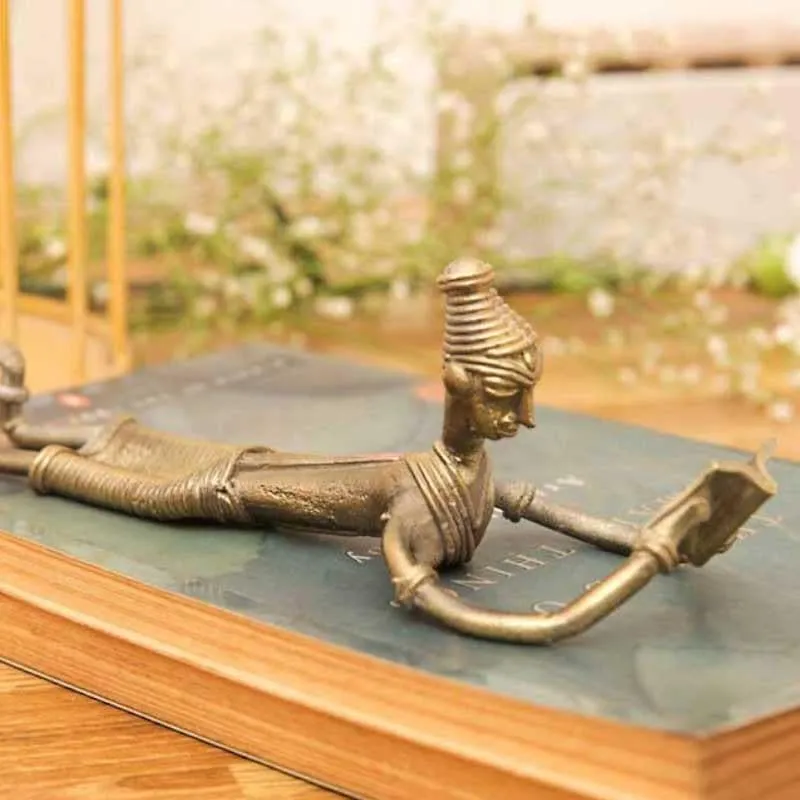 Tribal Knowledge Dhokra Showpiece media 1