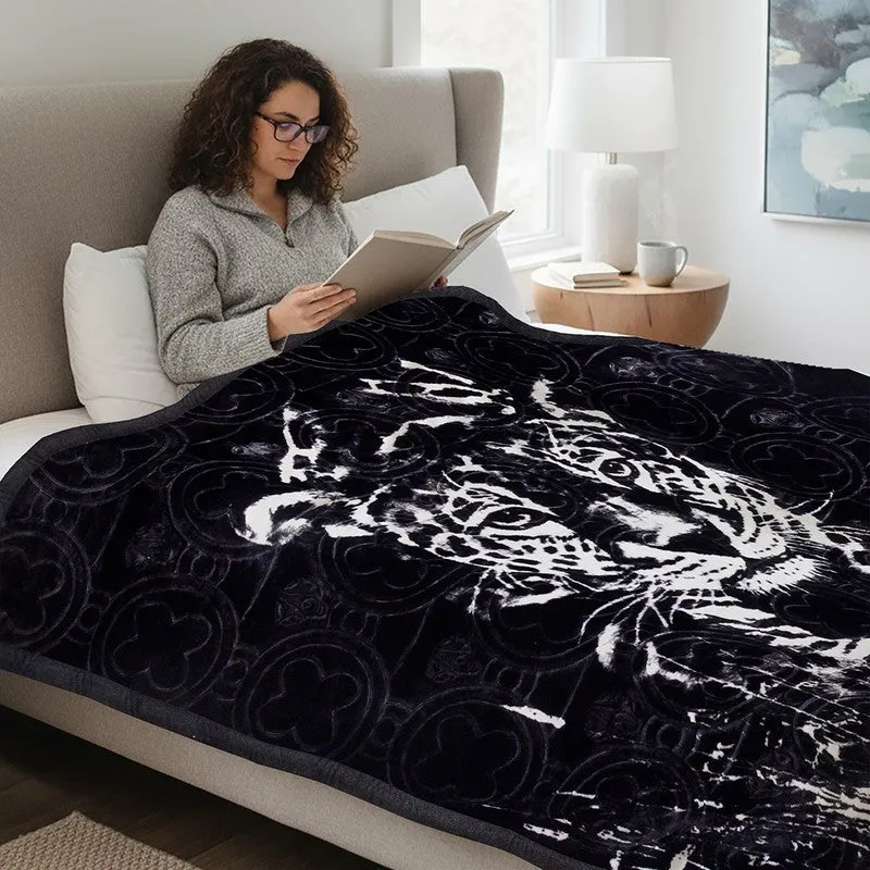 Obsidian Roar Blanket - 1300 GSM media 3