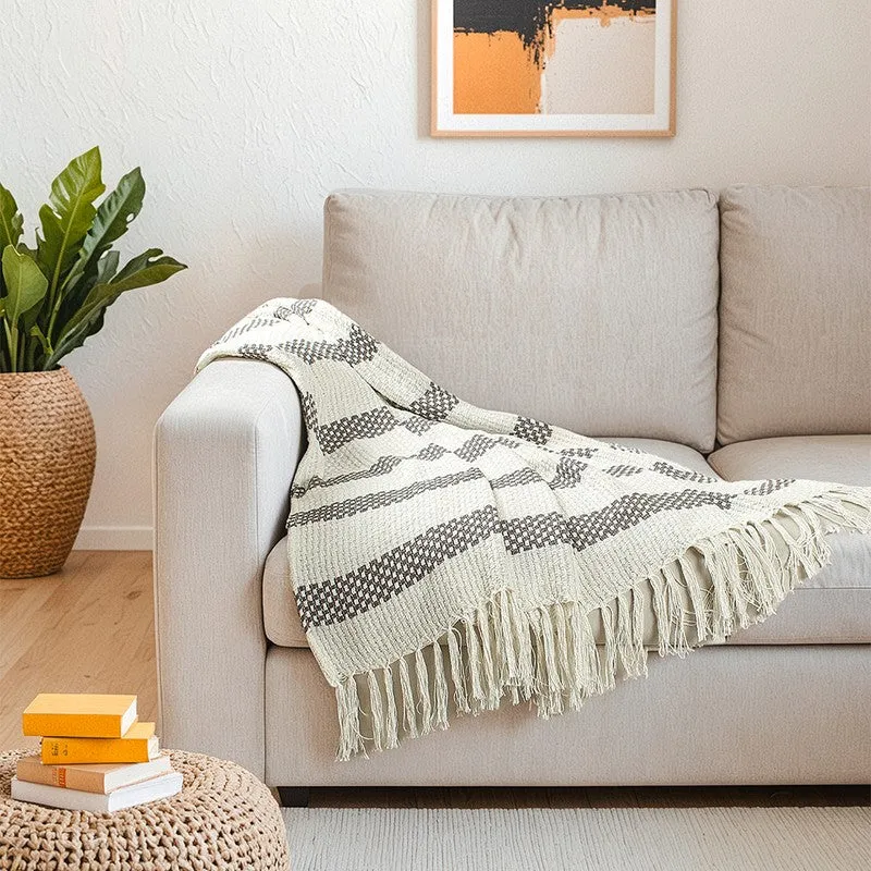 Rustic Fringed Edge Throw - Grey media 3