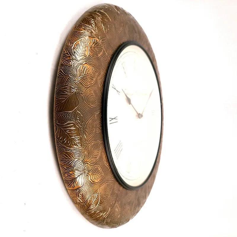 Silent Edge Dial Wooden Wall Clock media 7