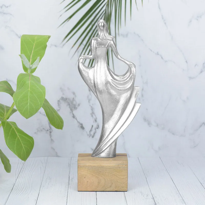 Darling Tale Showpiece - Silver media 1