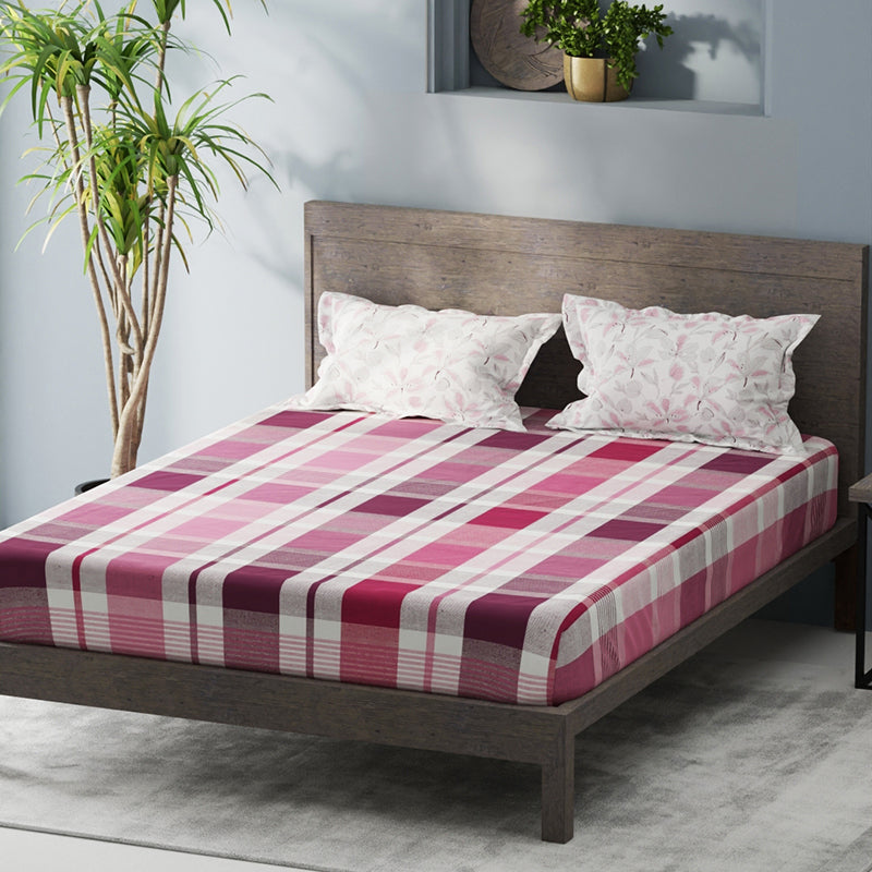 Halley Geometric Bedsheet (Red) - 150 GSM