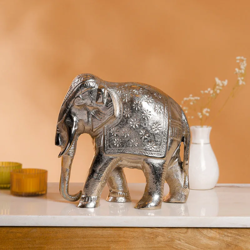 Elephant Gait Showpiece media 1