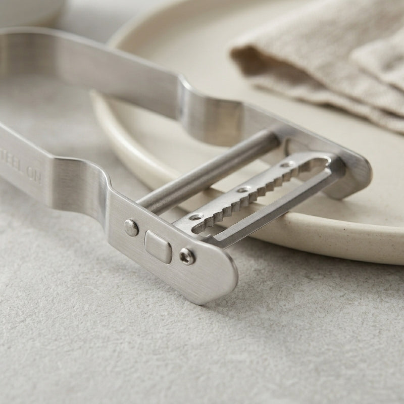 Julienne Peeler media 3