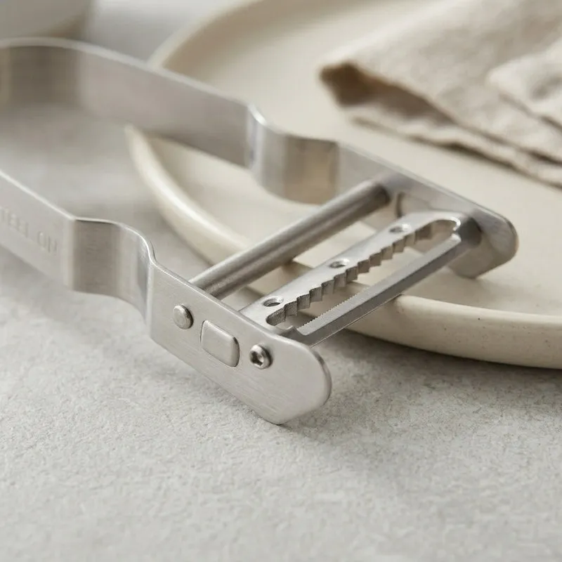 Julienne Peeler media 3