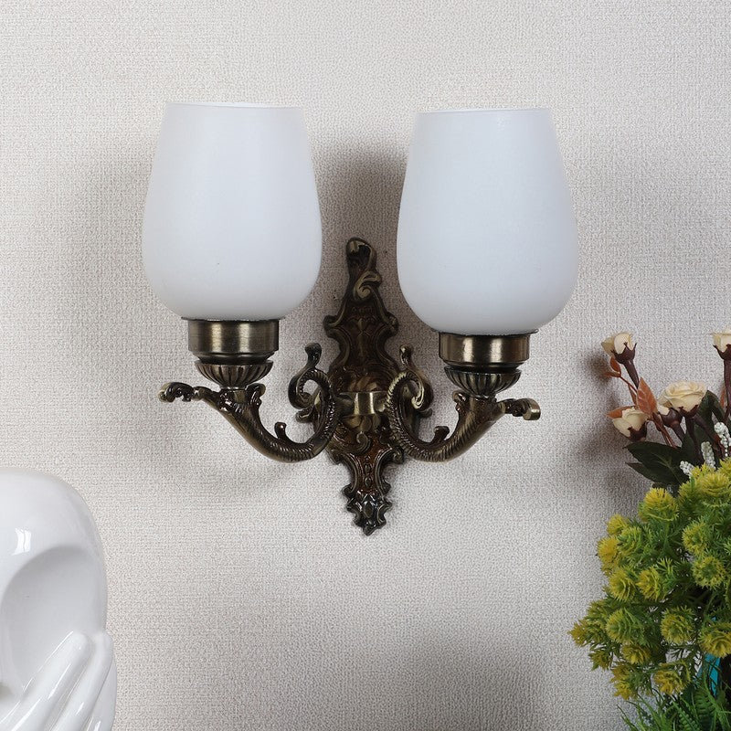 Naiaris Aluminium Wall Lamp media 3