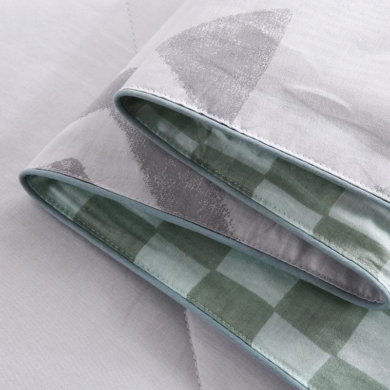 Faint Rhombi Cotton Comforter  - 120 GSM media 4