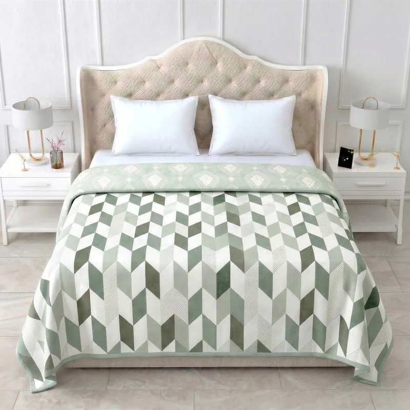 Reversible dohar showing olive green geometric print on the reverse side