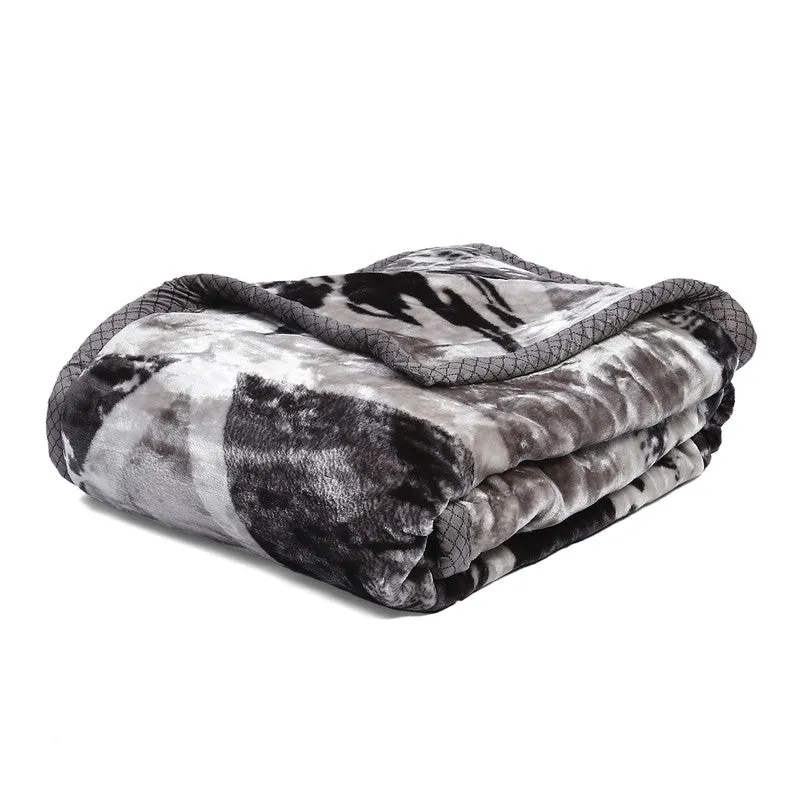 Monte Carlo Mosaic Diamond Blanket (Black) - 850 GSM media 6