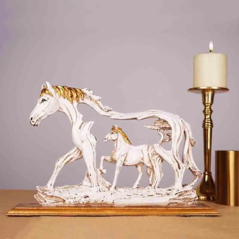 Racing Horses Showpiece media 4