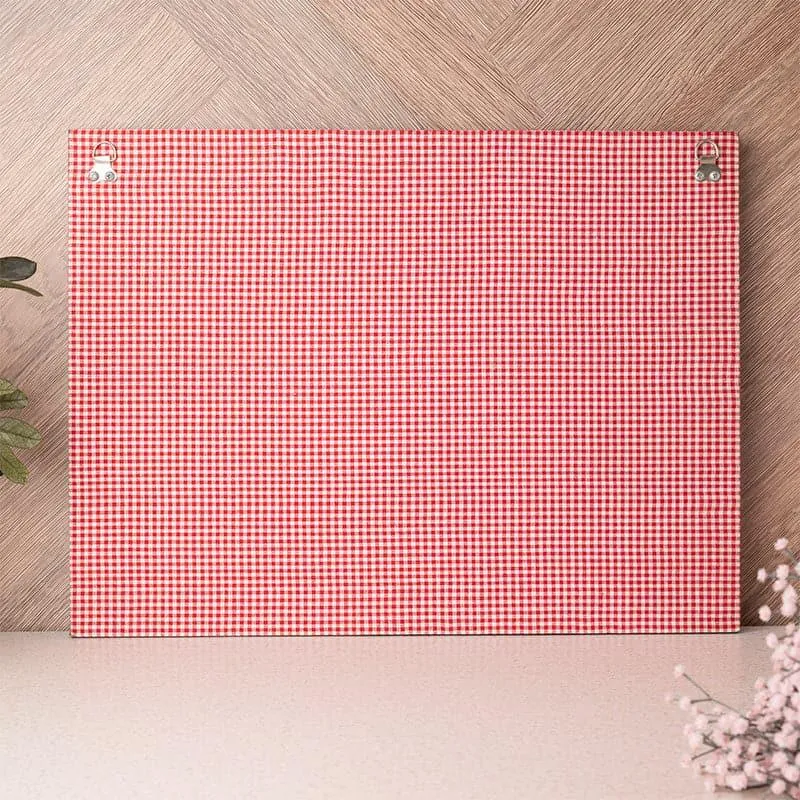 Grid Play Pinboard media 4