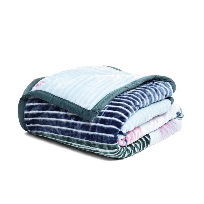 Monte Carlo Dreamscape Snuggle Blanket - 900 GSM media 5