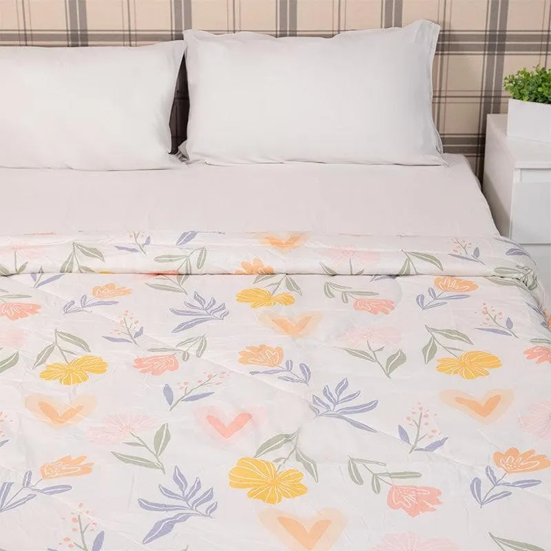 Floral Funfair Glace Cotton Comforter - 120 GSM media 1