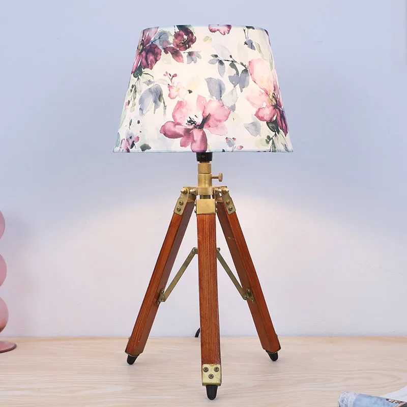 Lumikko Fold Printed Tripod Mango Wood Table Lamp - Multicolor media 2
