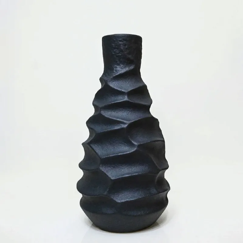 Avenza Sculpted Ceramic Vase - Black media 3