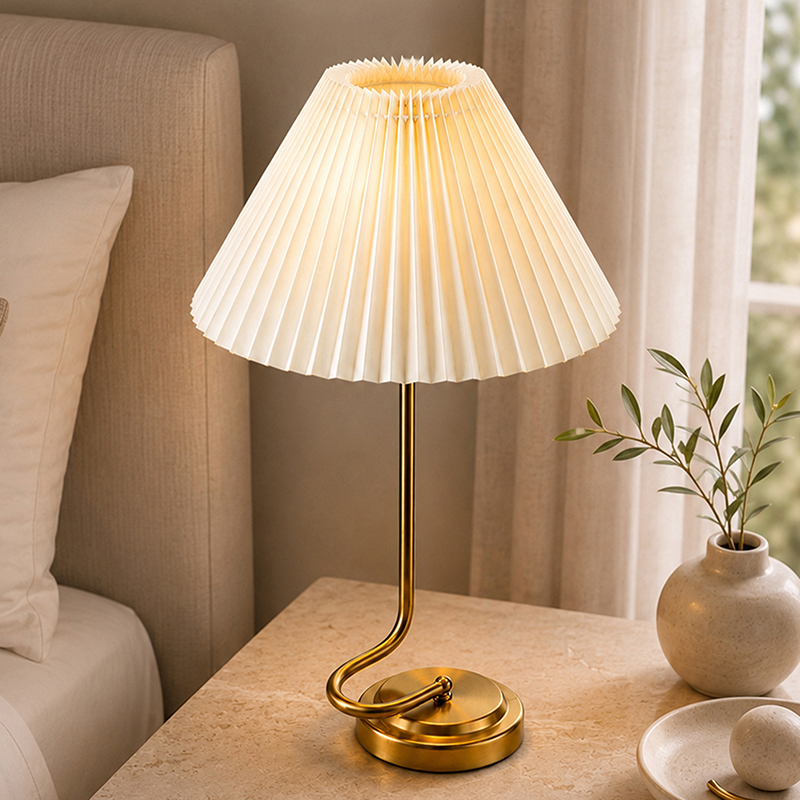 Avenza Halo Metal Table Lamp - Ivory