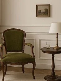 Classic decor browsed