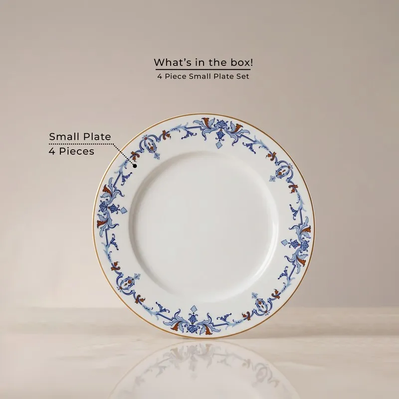 Single round blue and white quarter plate with ornate border