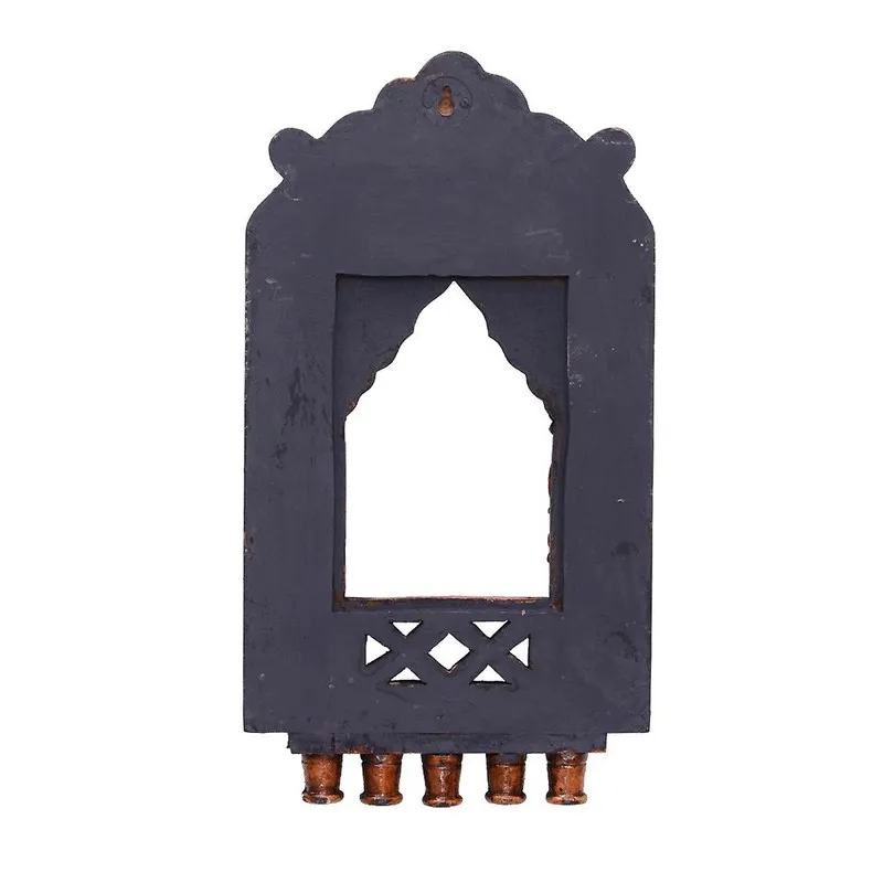 Back view of the wall accent with hanging slot