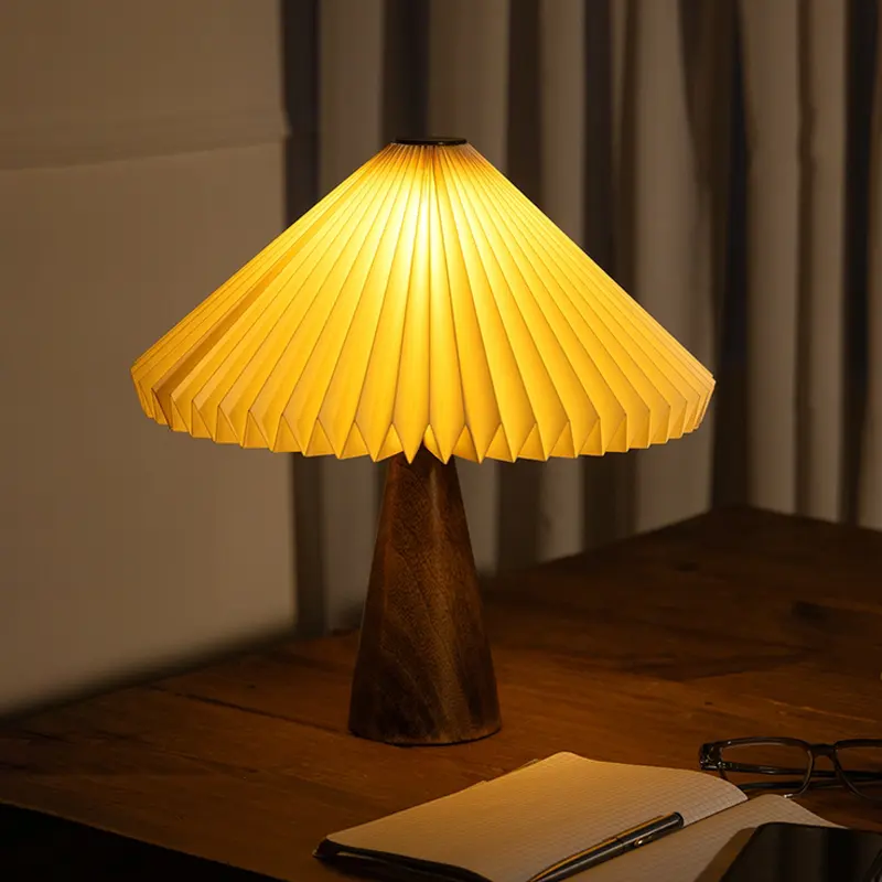 Fig Living Ballet Table Lamp - White,Brown