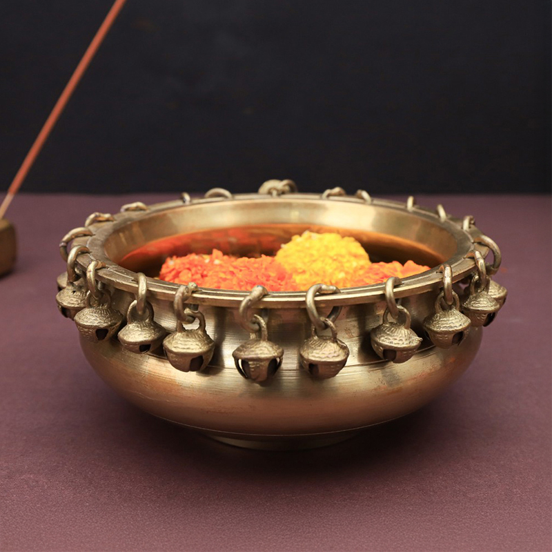 Rajwadi Aabha Brass Urli - Default Titile