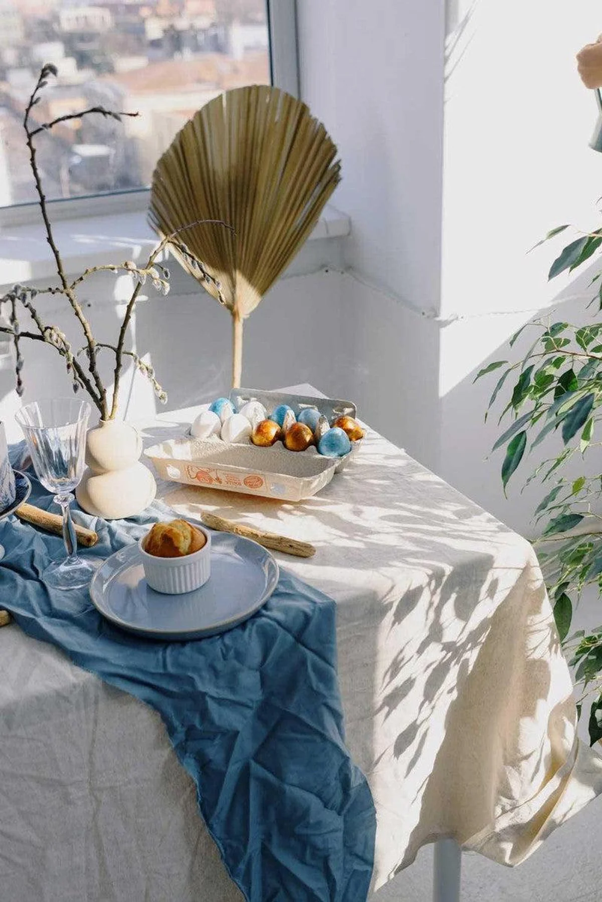 5 Ways to Decorate Your Dining Area with Table Runners