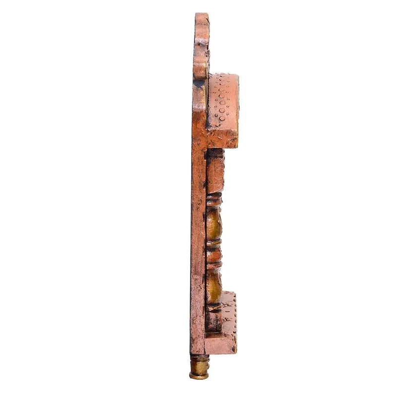 Side profile of the archway wall accent showing depth