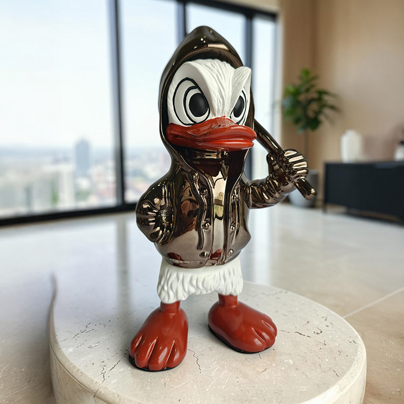 Donald Duck Showpiece - Black
