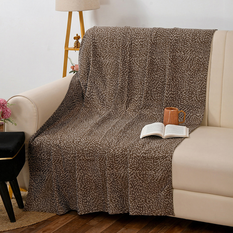 Daisytwist Cotton Throws - Dark Brown
