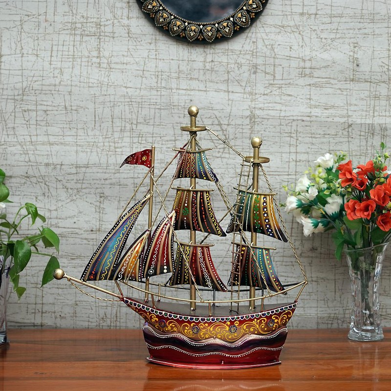 Vintage Charm Metal Showpieces