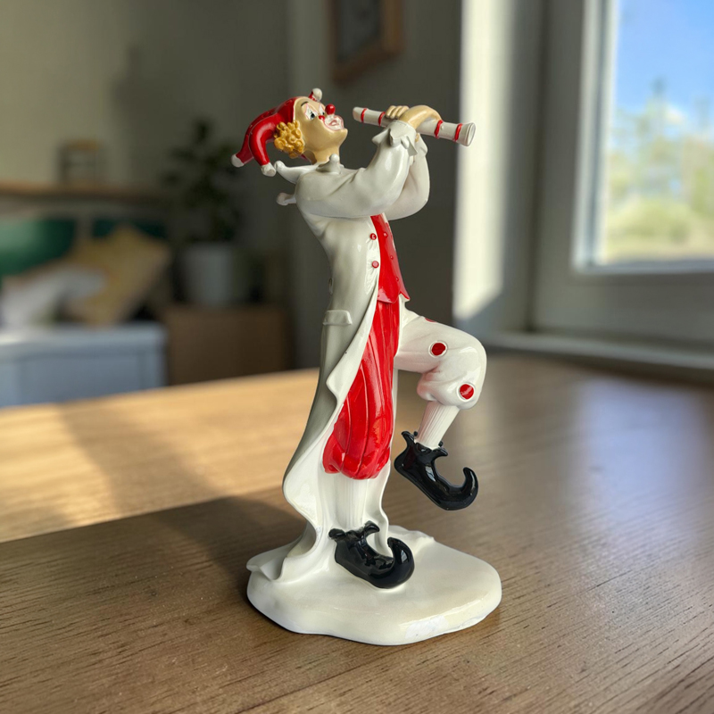 Flute Clown Showpiece