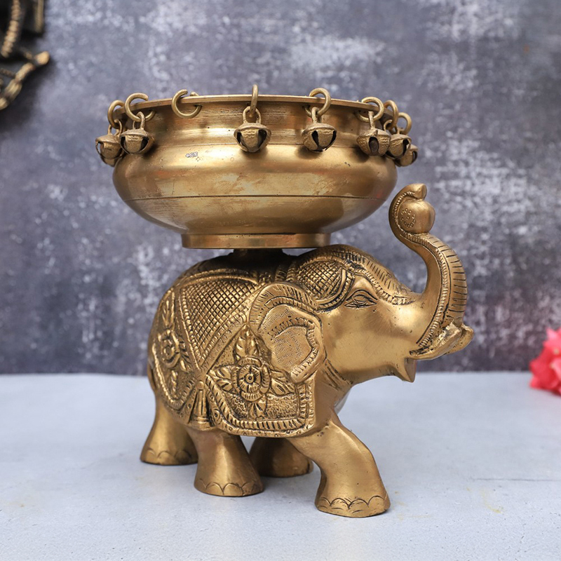 Gajraj Gulnaar Brass Urli - Default Titile