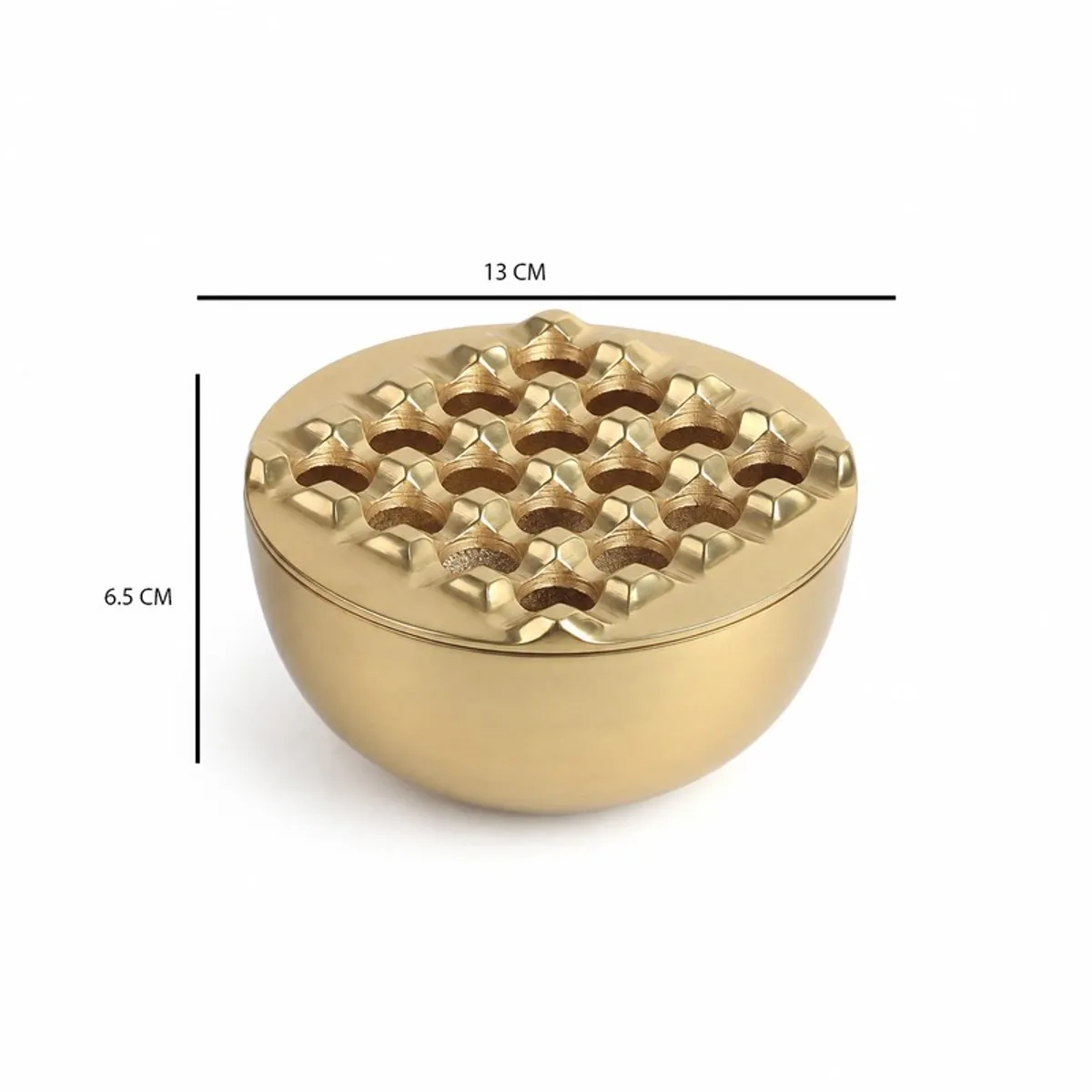 Gold ash tray with visible 13 cm width and 6.5 cm height markings