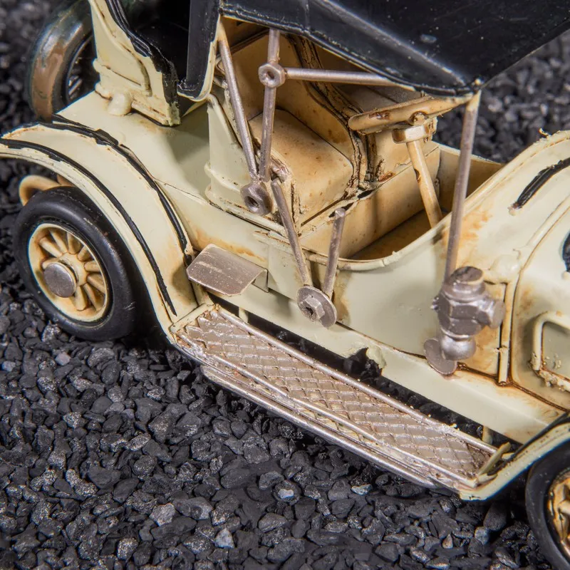 Close-up of the seat and side detailing on the vehicle showpiece