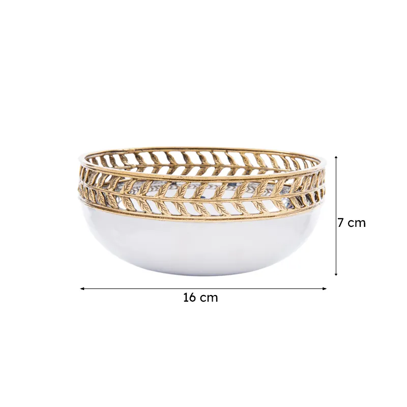 Silver and gold accent bowl shown with arrows marking its 16 cm width and 7 cm height