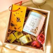 Rakhi Gifts < 999 category